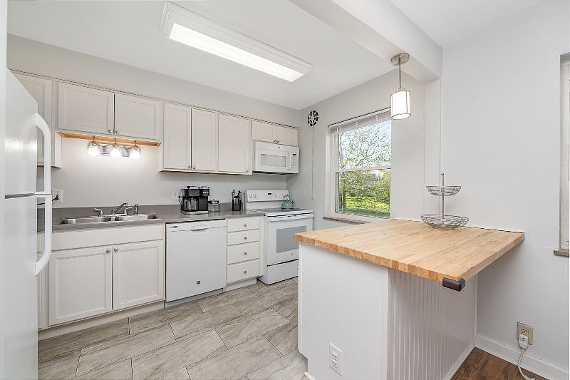 The recently remodeled kitchen has all the equipment you need for your time here