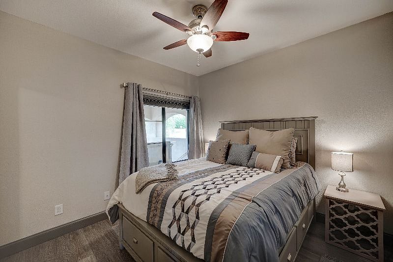 Guest Bedroom with Queen