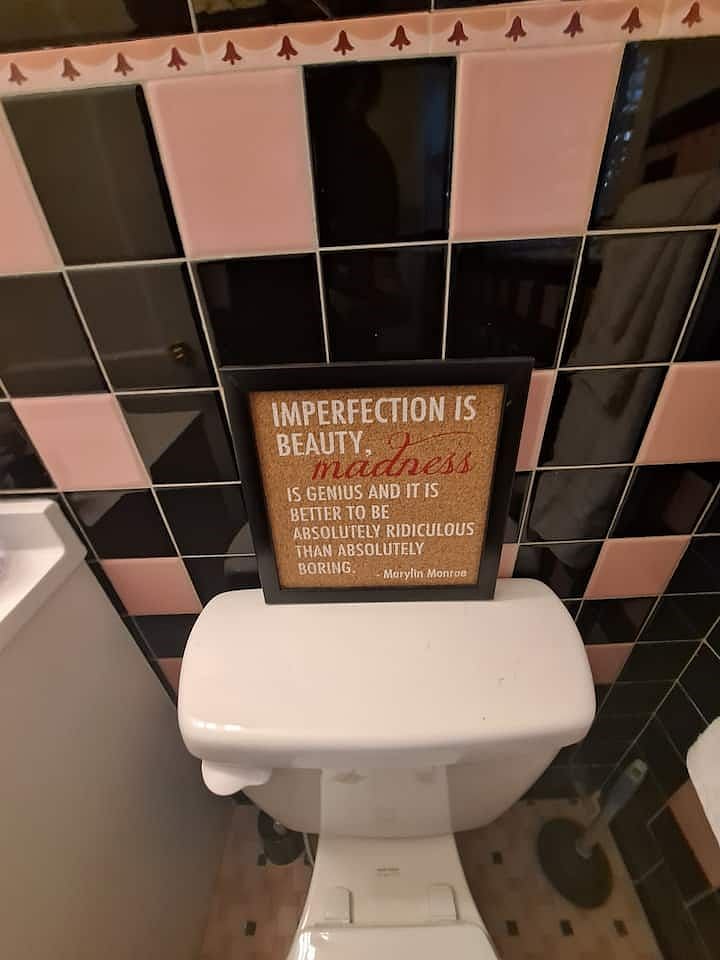 Upstairs Shared Bathroom 