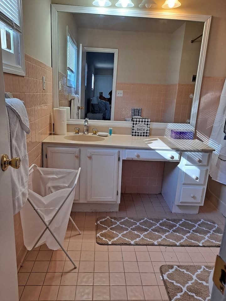Master bathroom 
