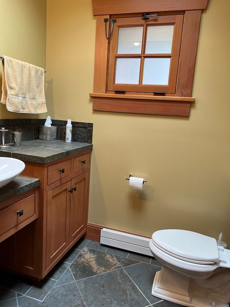 Another angle view of the tiled bathroom.  Extra set of towels provided.