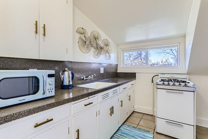 Furnished Finder property 370351_1 photo 3