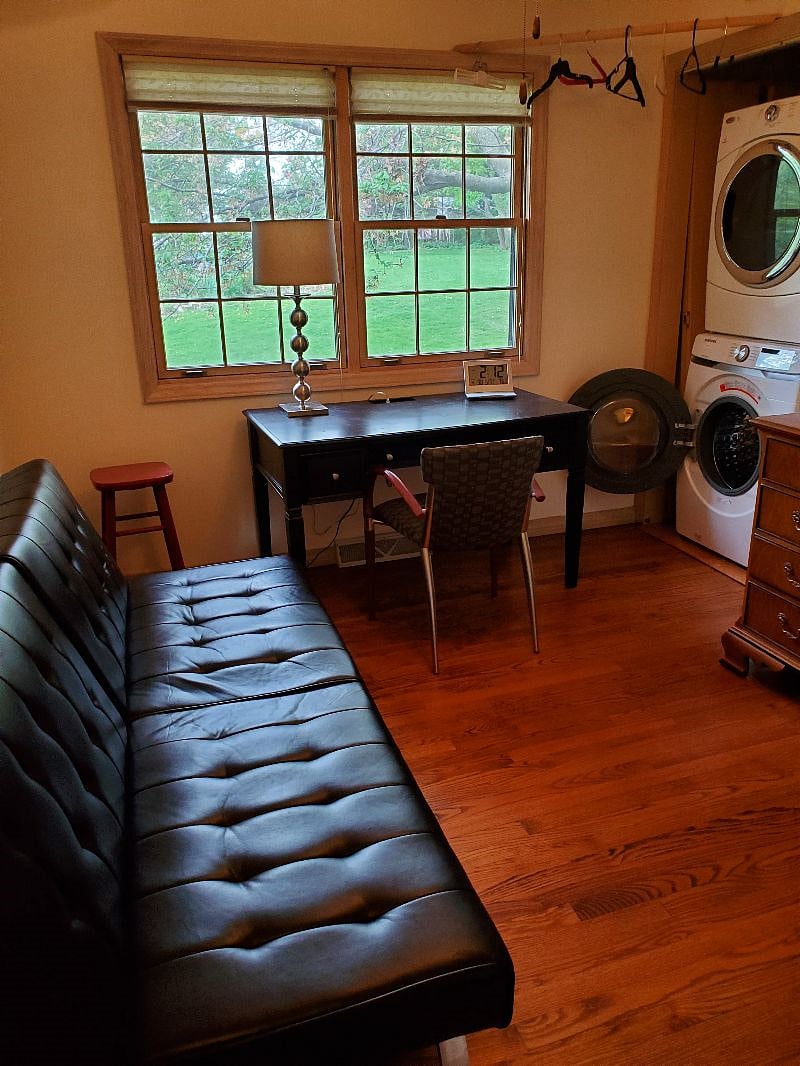 Laundry room/ Office