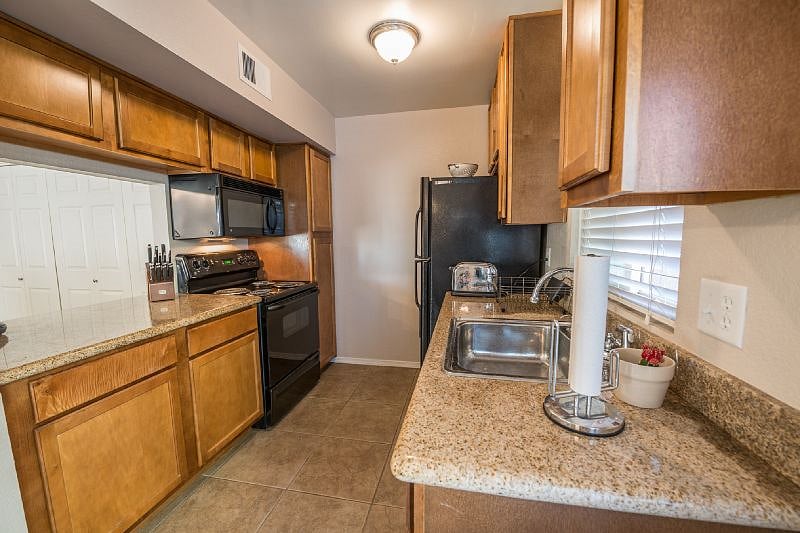 Furnished Finder property 370401_1 photo 5