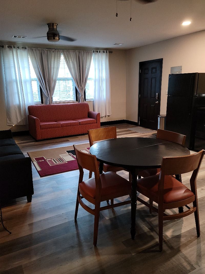 Furnished Finder property 370423_1 photo 4