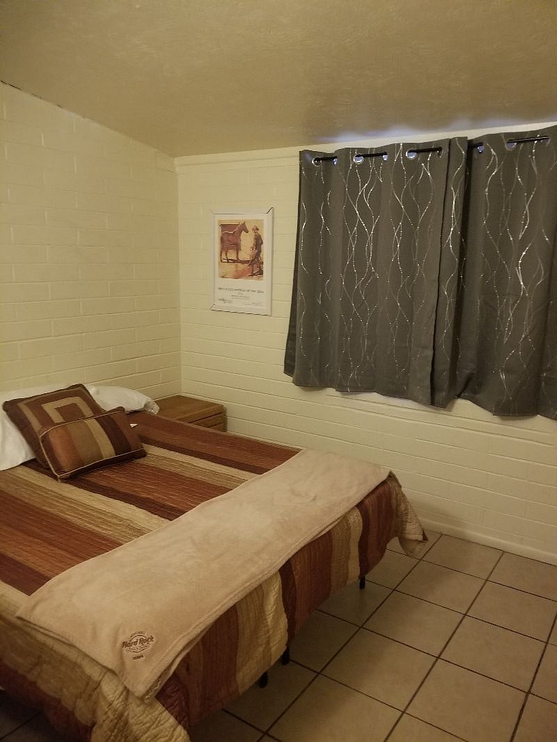 2nd bedroom