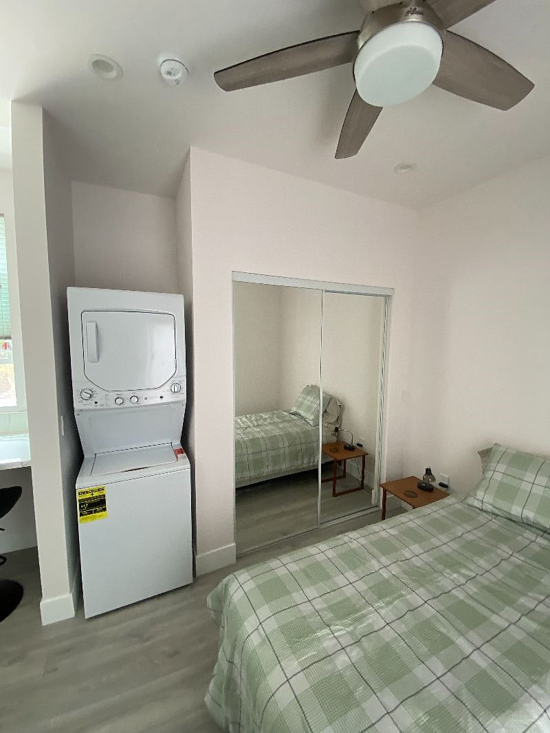 Washer, dryer, closet and twin bed. (Full bed available )