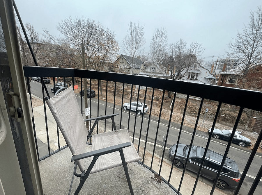 Private balcony to have your morning coffee!