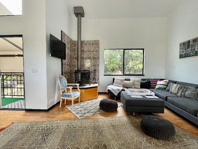 Living room/sliding door entrance