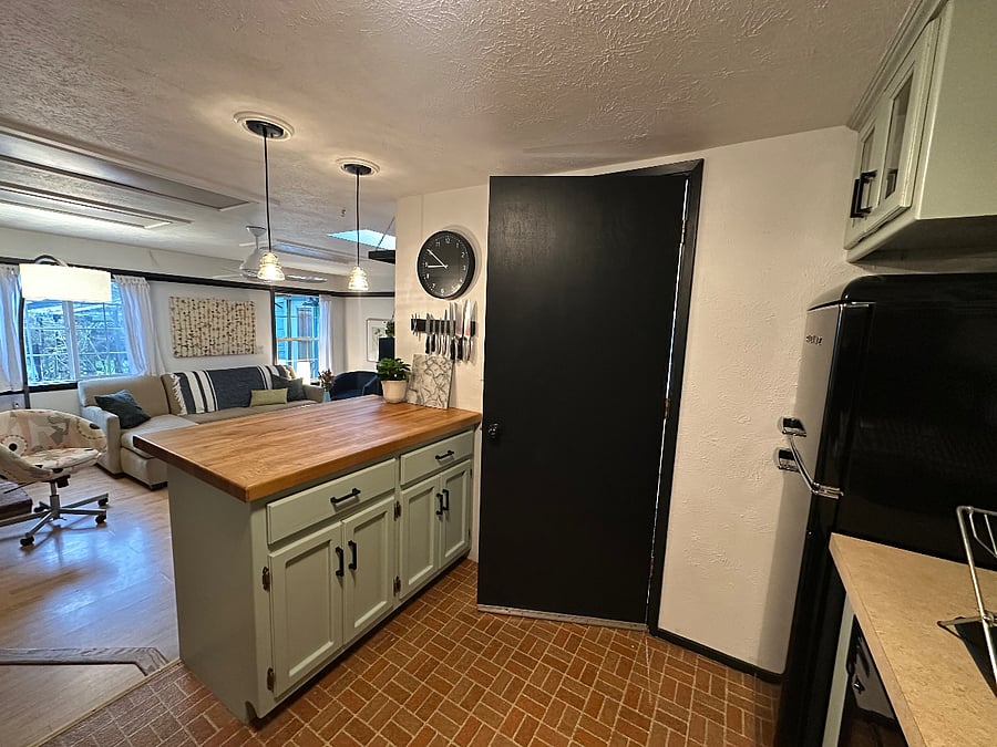 Furnished Finder property 370675_2 photo 5
