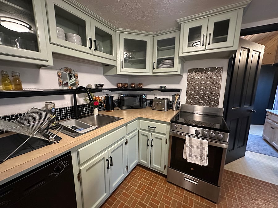 Furnished Finder property 370675_2 photo 4