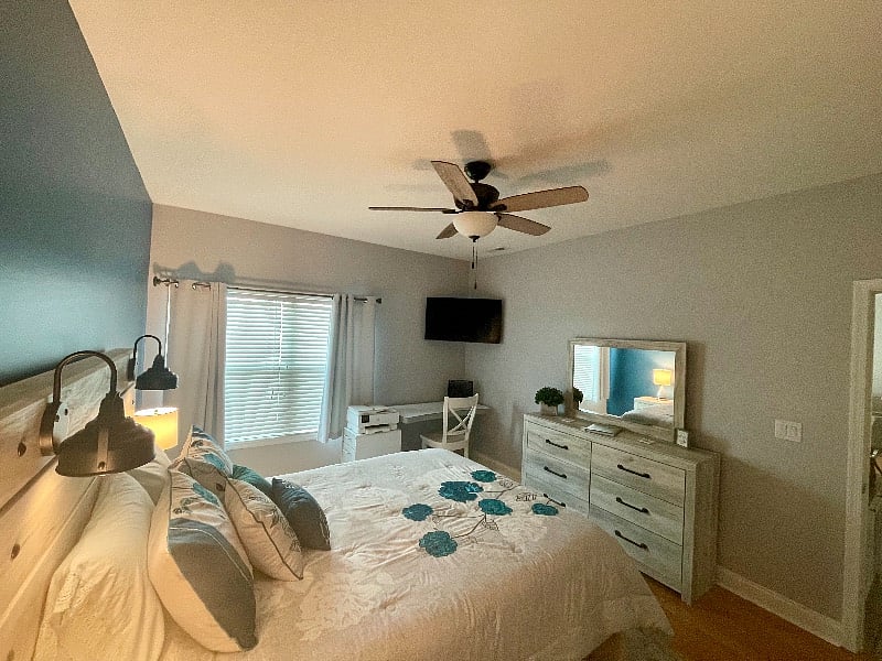 Master Bedroom (Queen)