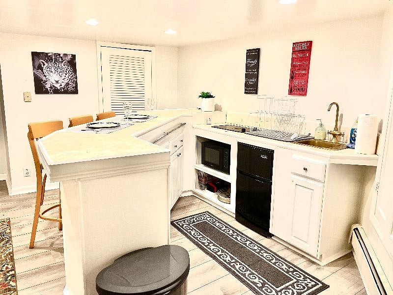 Make a tasty meal in this beautiful kitchenette