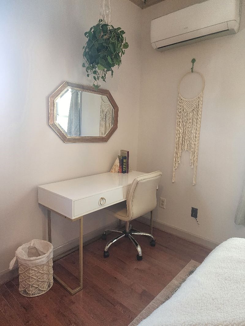 Work station