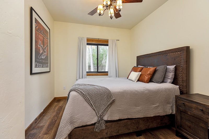 Bedroom #2 with queen size bed 