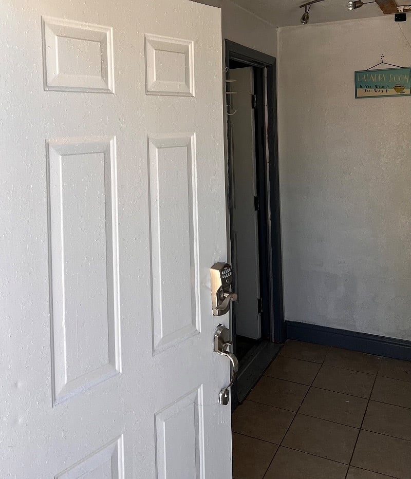 in-law unit entry and laundry room