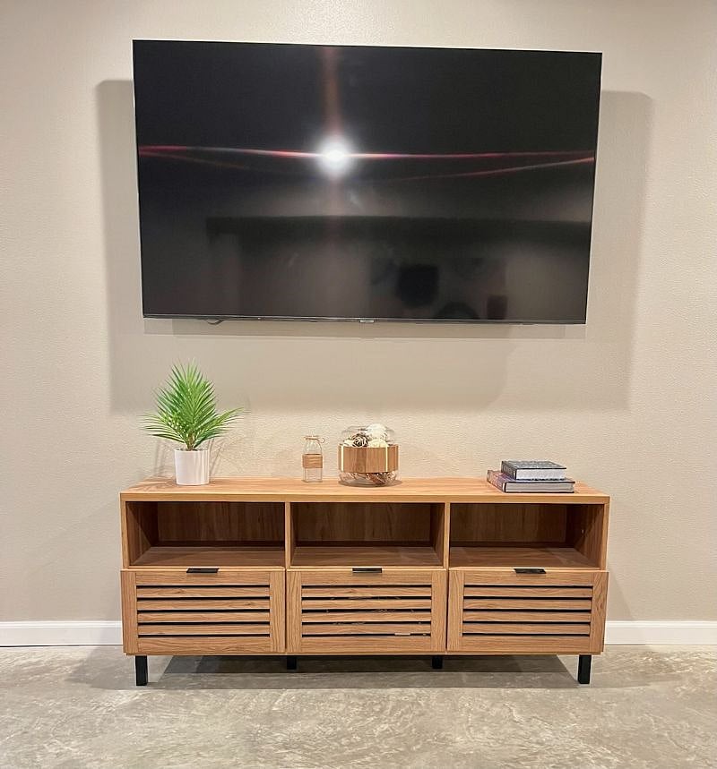 65" TV