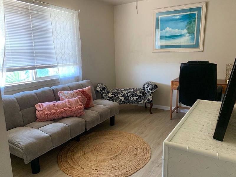 Office/den bedroom 2