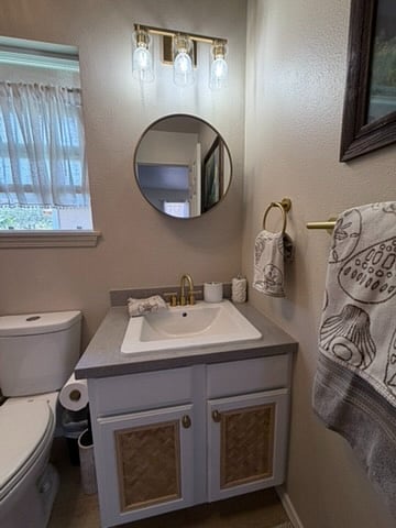 Renovated bathroom, supercute island vibes!