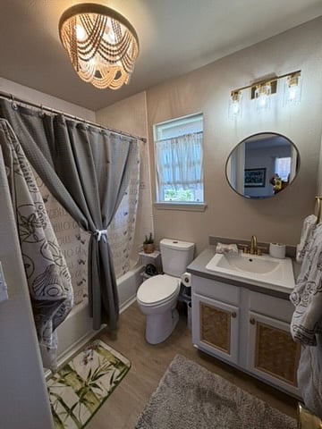 Renovated bathroom, supercute island vibes!