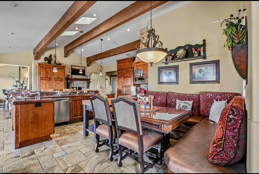 dinning area and gourmet kitchen that full equipment to cook!