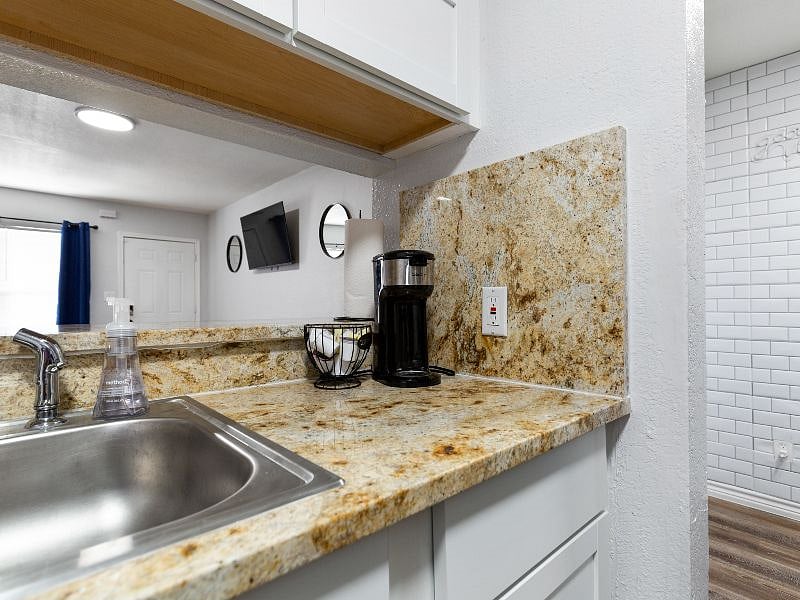 Furnished Finder property 371380_2 photo 10