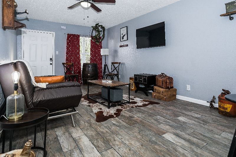 Furnished Finder property 371380_3 photo 3