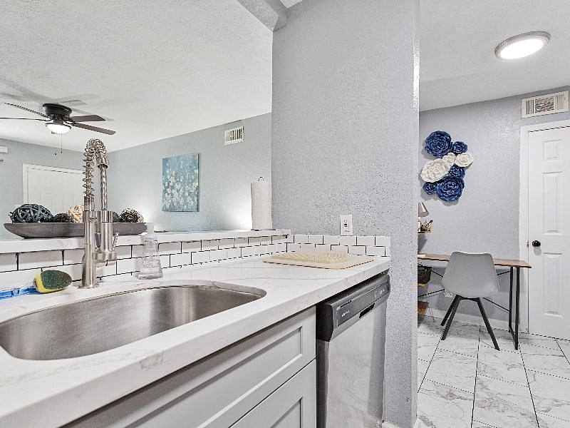 Furnished Finder property 371380_4 photo 14