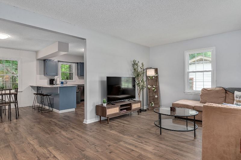 Furnished Finder property 371683_1 photo 7