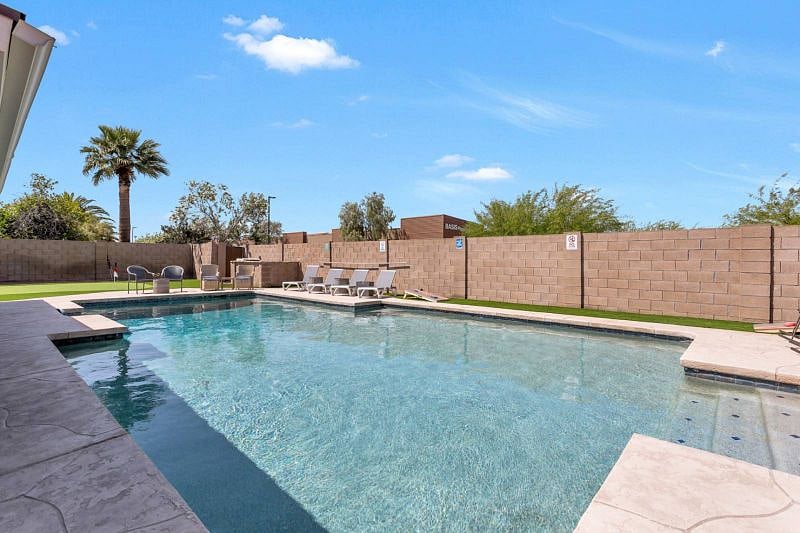 Furnished Finder property 371692_1 photo 24
