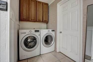 Furnished Finder property 371692_1 photo 18