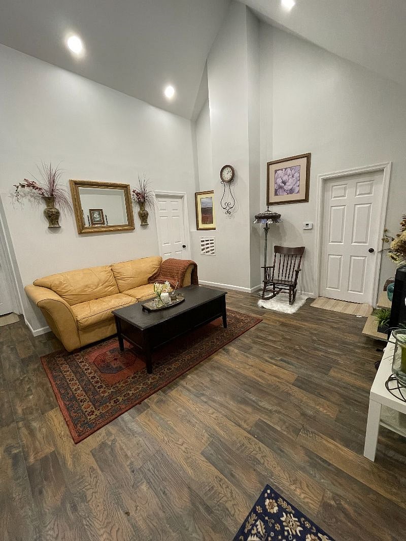 Furnished Finder property 371693_2 photo 10