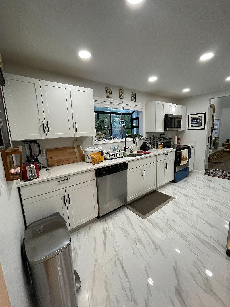 Furnished Finder property 371693_3 photo 23