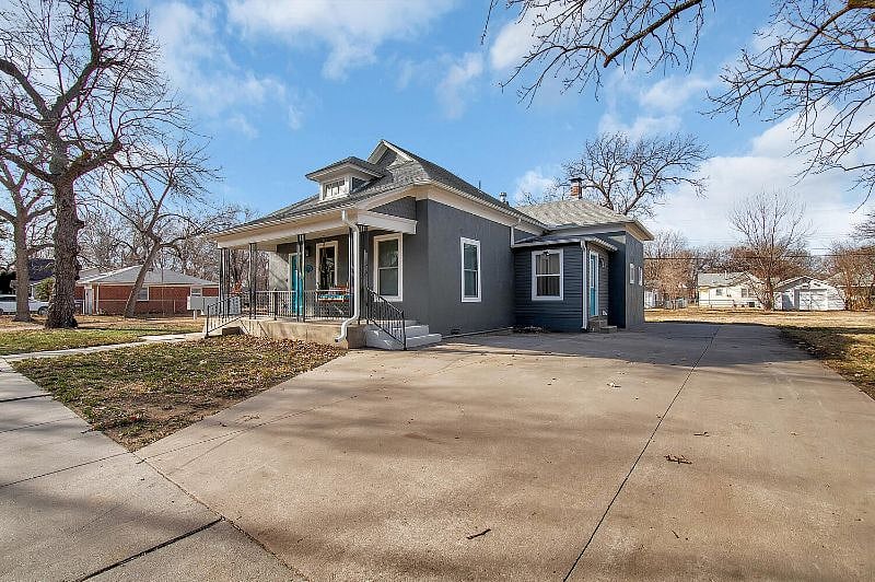 Exterior Abode II (with driveway)