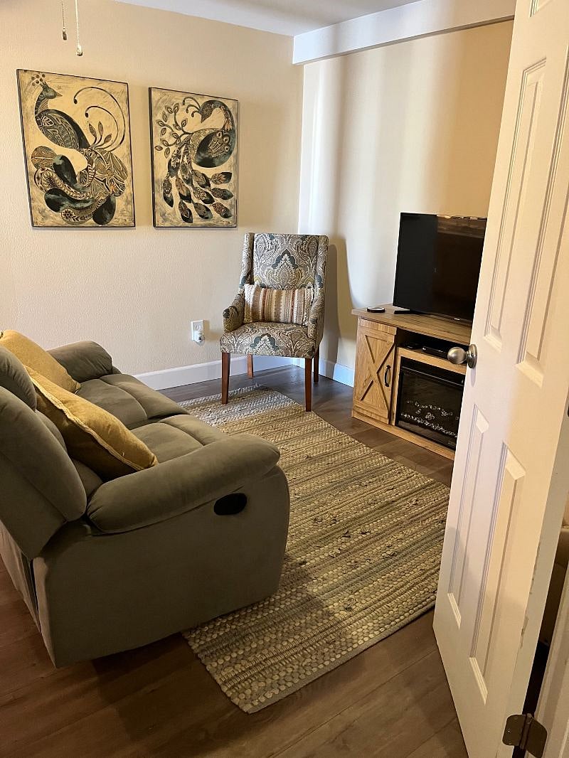 Furnished Finder property 371879_1 photo 5