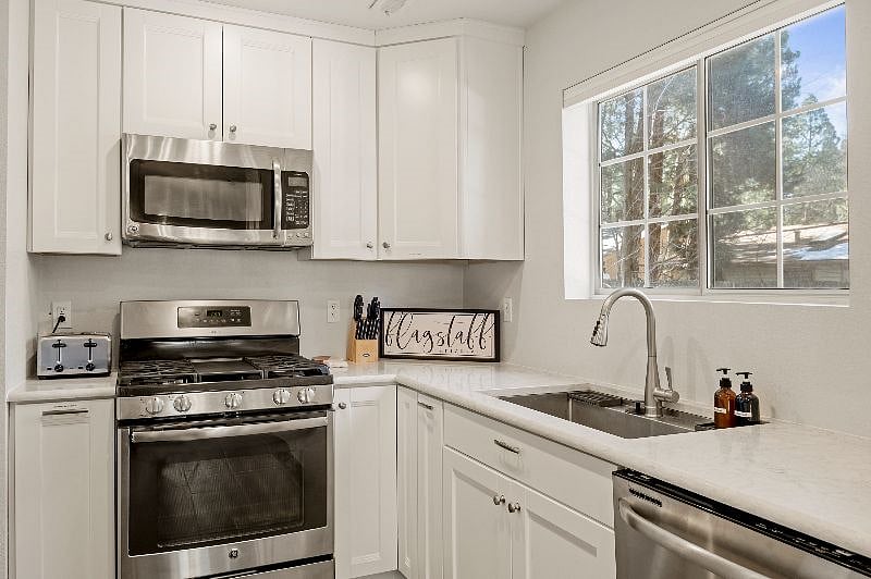 Furnished Finder property 371902_1 photo 4