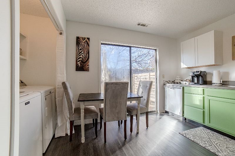 Furnished Finder property 372022_1 photo 5