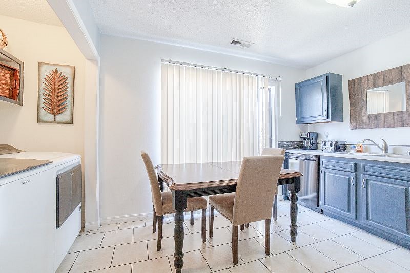 Furnished Finder property 372022_2 photo 13