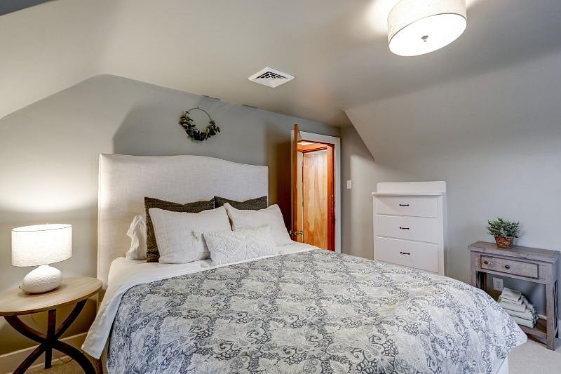 Furnished Finder property 372101_1 photo 11