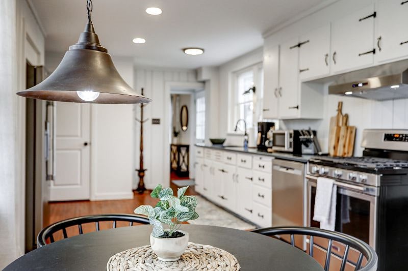 Furnished Finder property 372101_1 photo 17