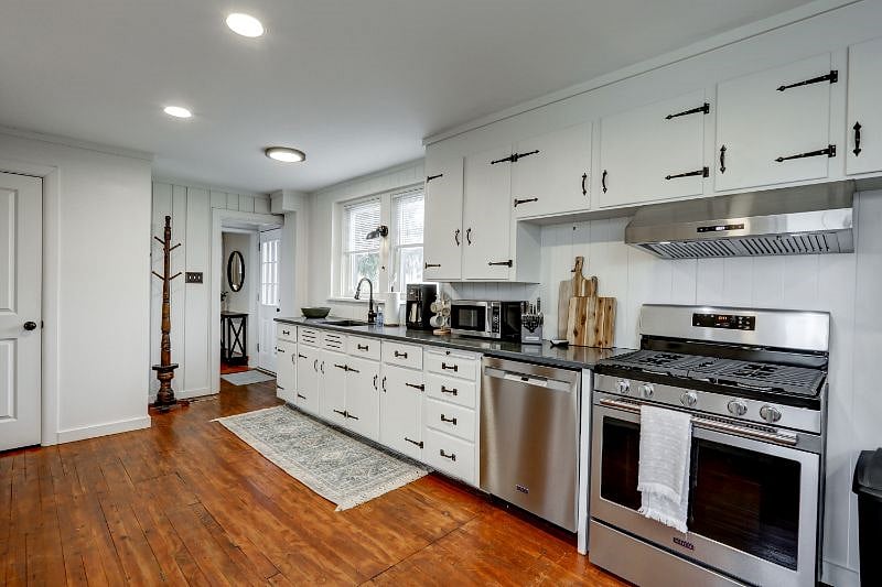 Furnished Finder property 372101_1 photo 25