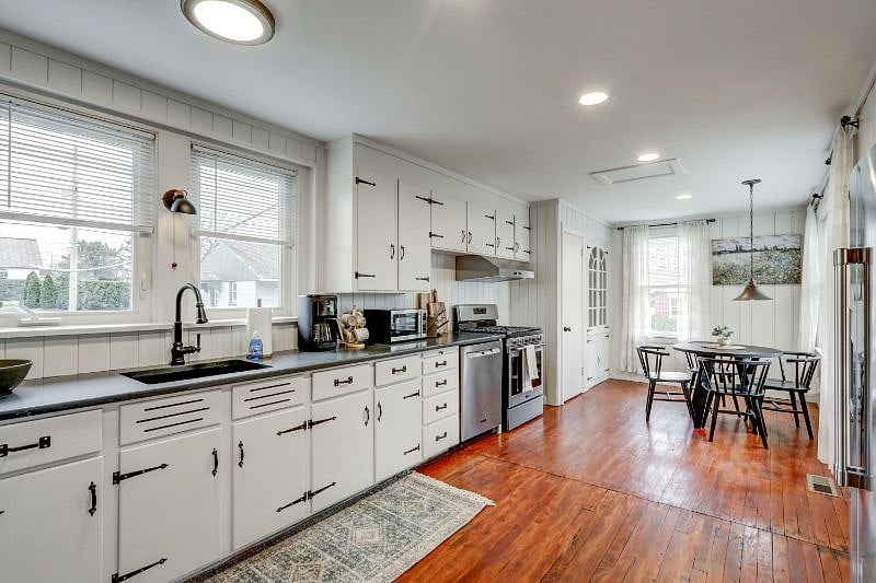 Furnished Finder property 372101_1 photo 26