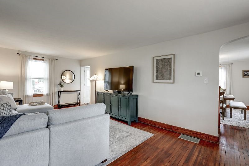 Furnished Finder property 372101_1 photo 35