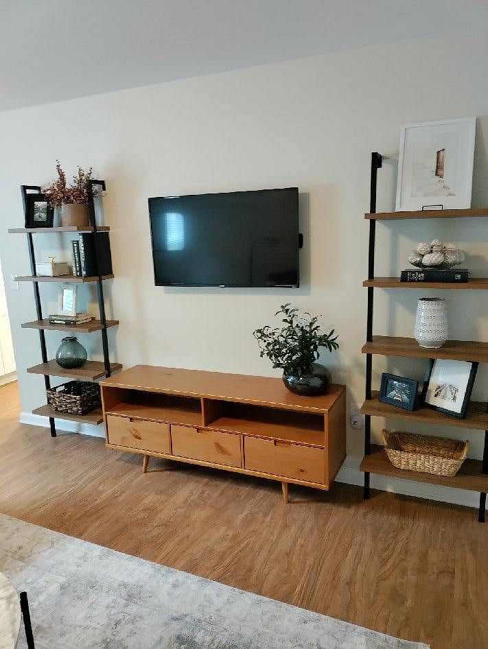 ROKU streaming tv in living room