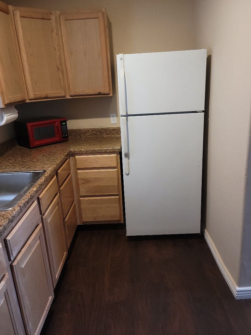 Furnished Finder property 372233_2 photo 3