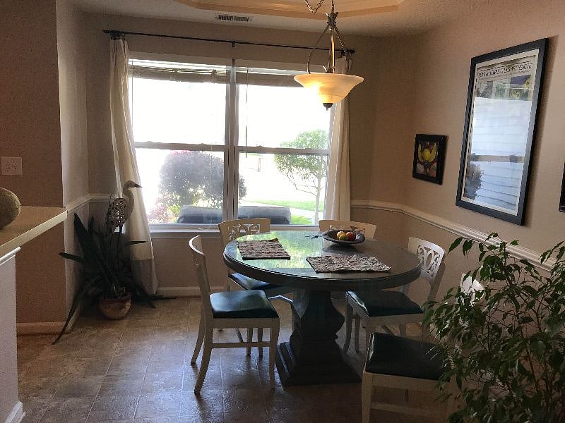 Kitchen Sitting Area