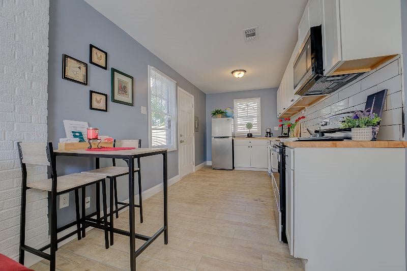 Furnished Finder property 372441_1 photo 24