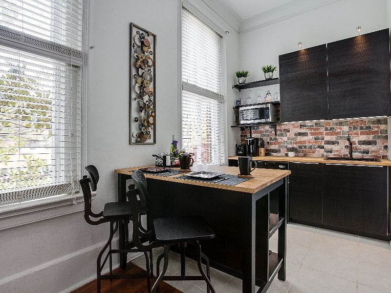 Kitchenette and dining area
