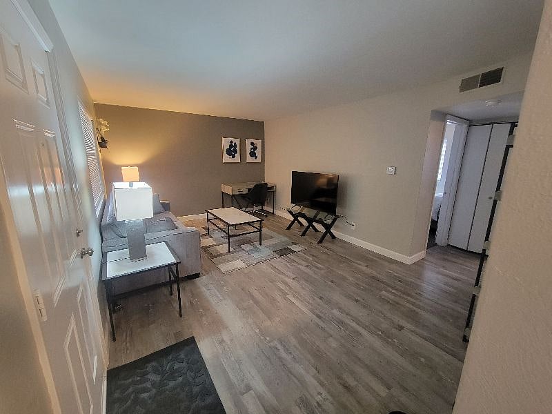Furnished Finder property 372469_1 photo 4