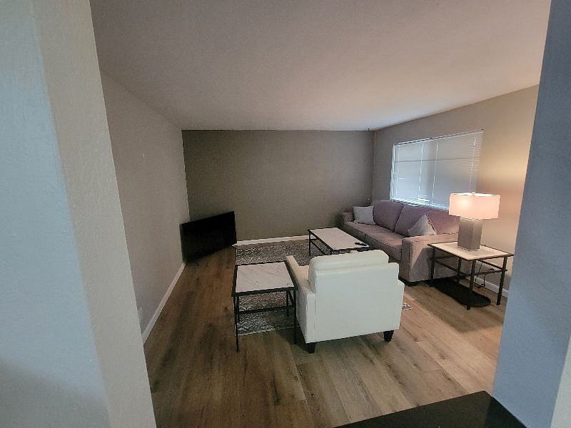 Furnished Finder property 372469_2 photo 3